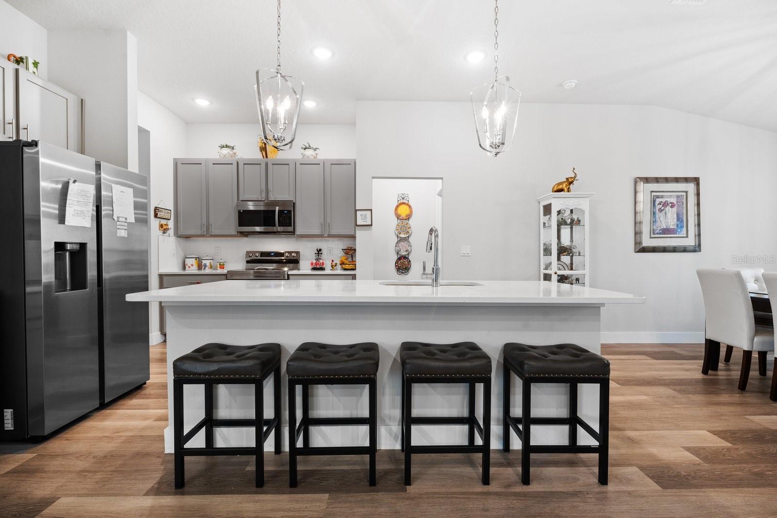 Image 16 of 41 For 18 Sea Board Court