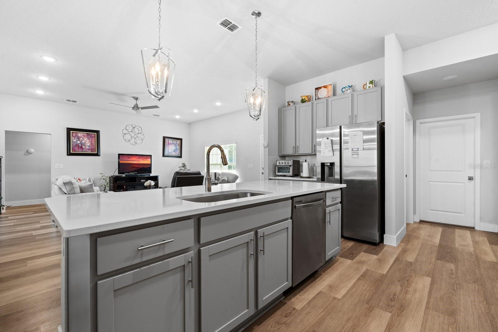 Image 18 of 41 For 18 Sea Board Court