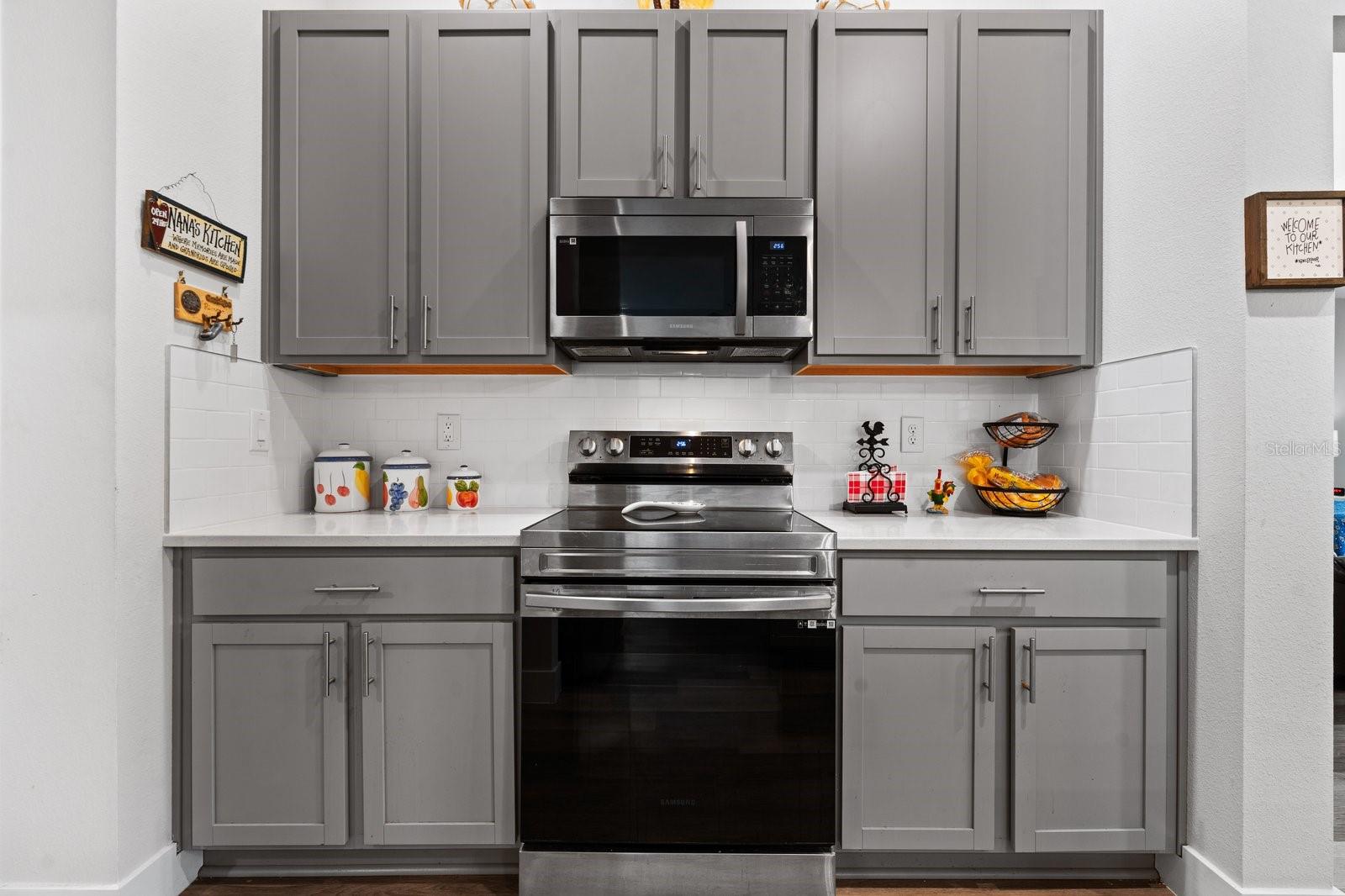 Image 20 of 41 For 18 Sea Board Court