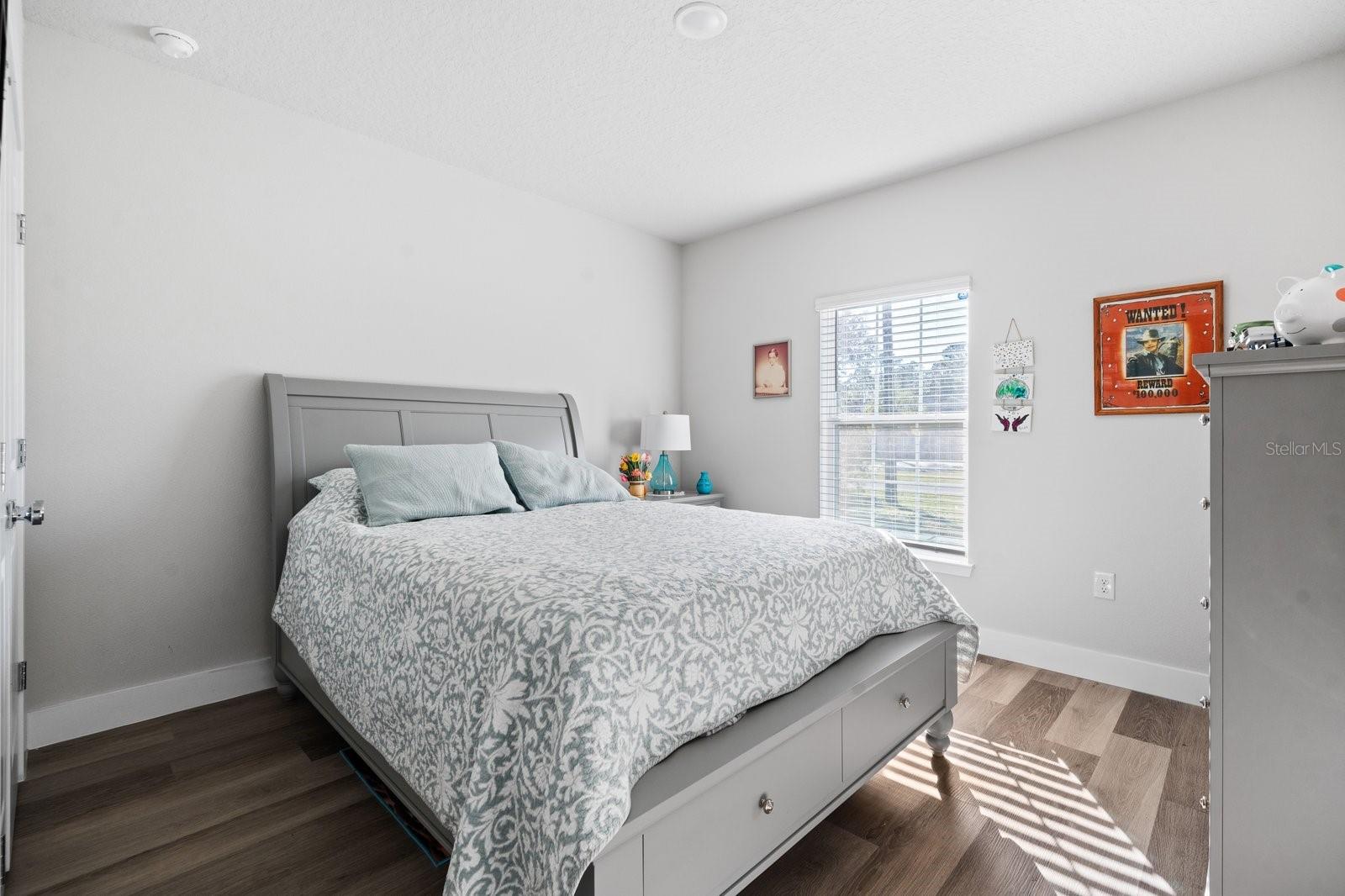 Image 27 of 41 For 18 Sea Board Court