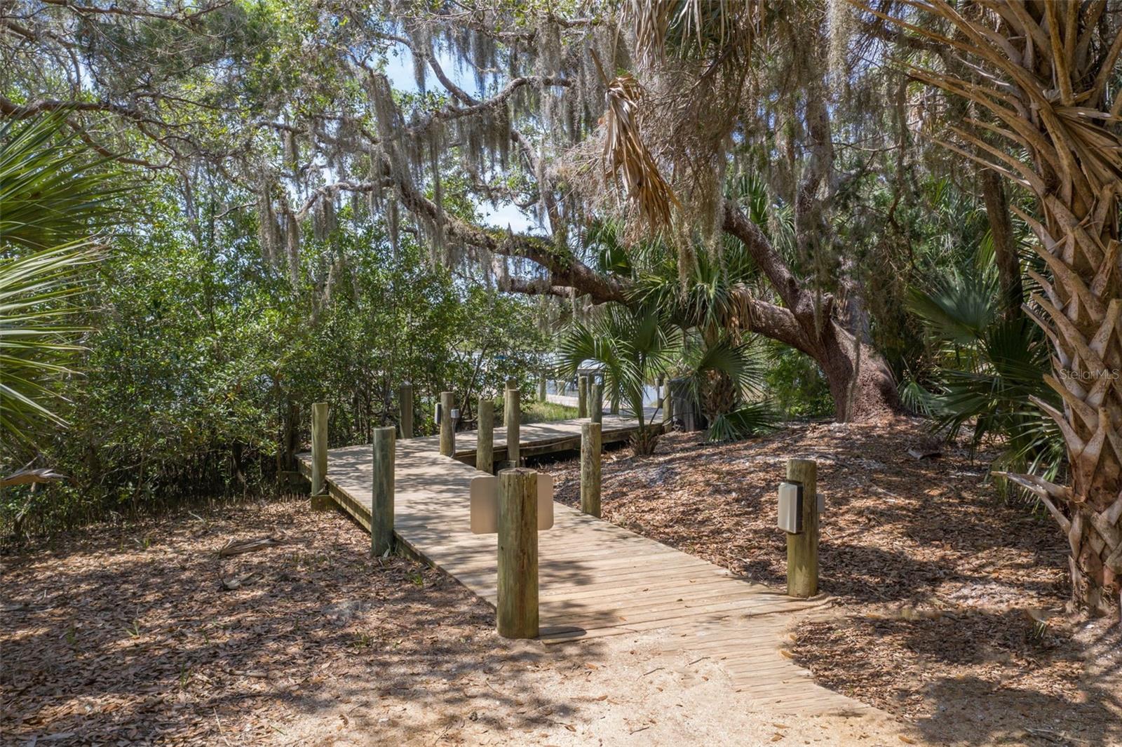 Image 94 of 100 For 20 Los Lagos Boulevard