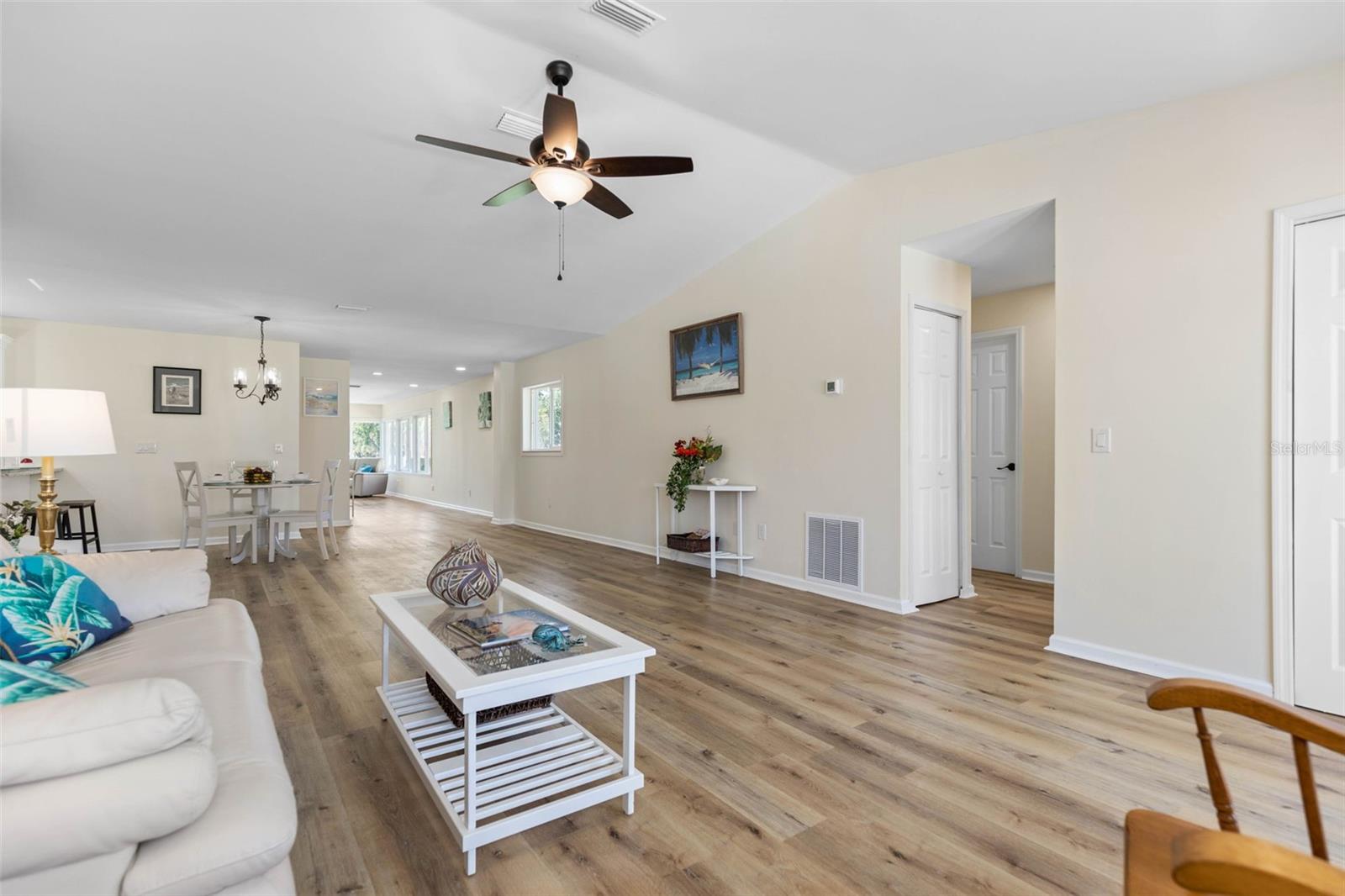 Image 19 of 60 For 13 Cedarwood Court