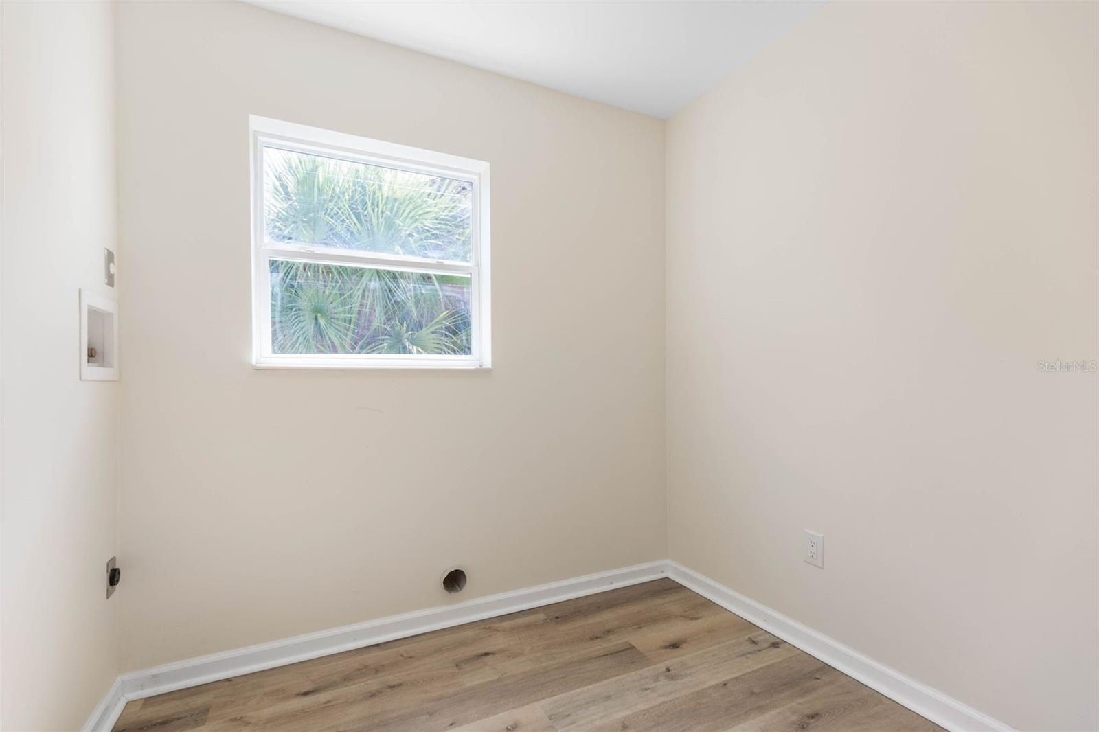 Image 26 of 60 For 13 Cedarwood Court
