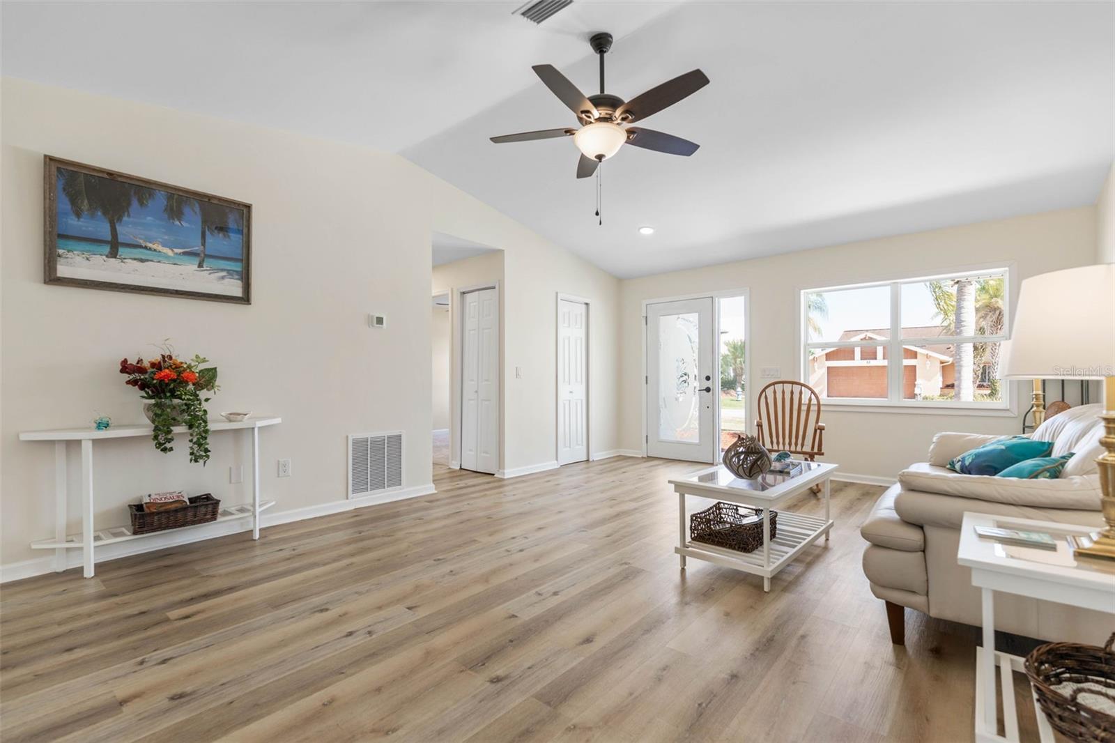 Image 5 of 60 For 13 Cedarwood Court