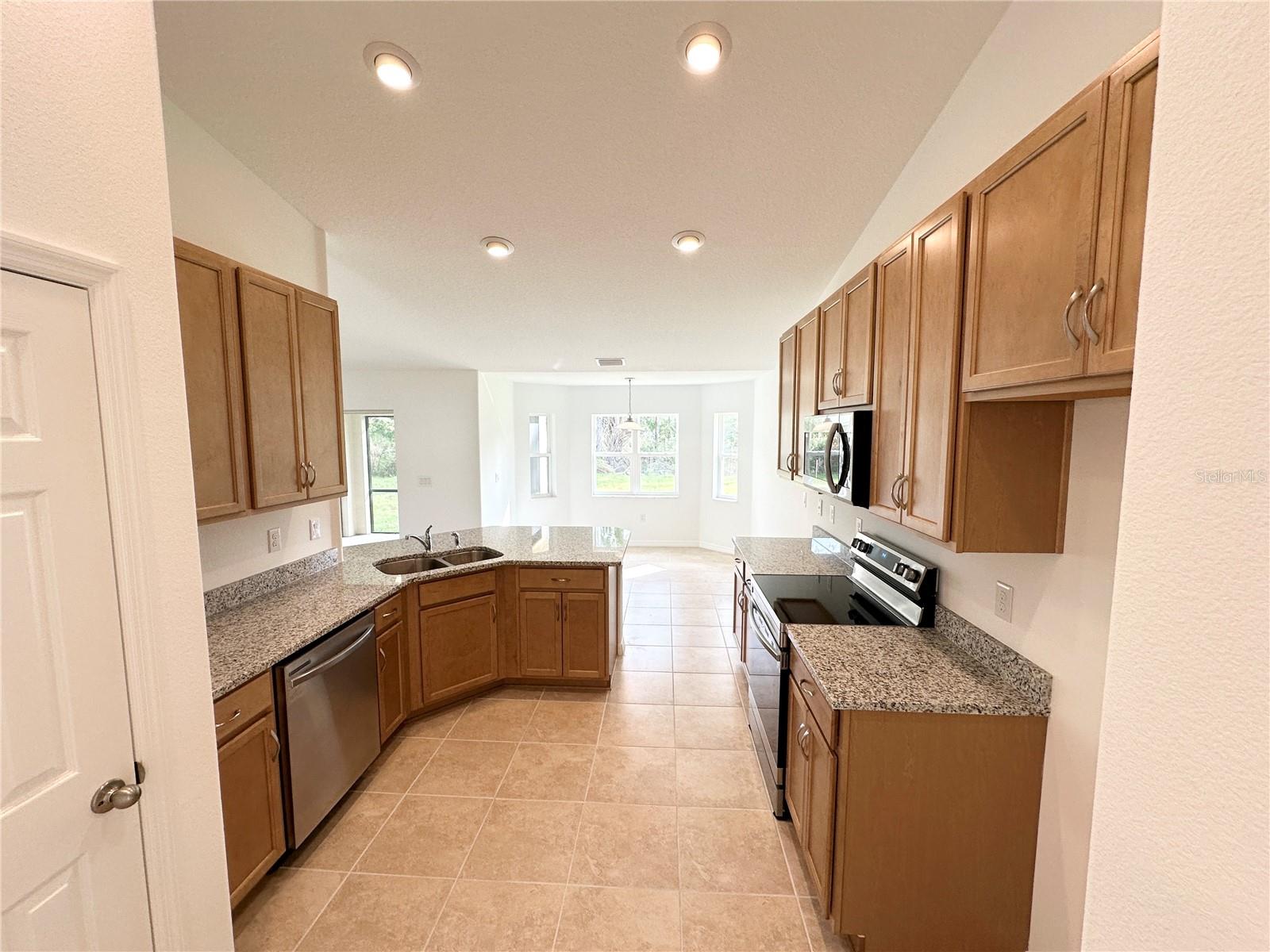 Image 14 of 33 For 23 Kathryn Place
