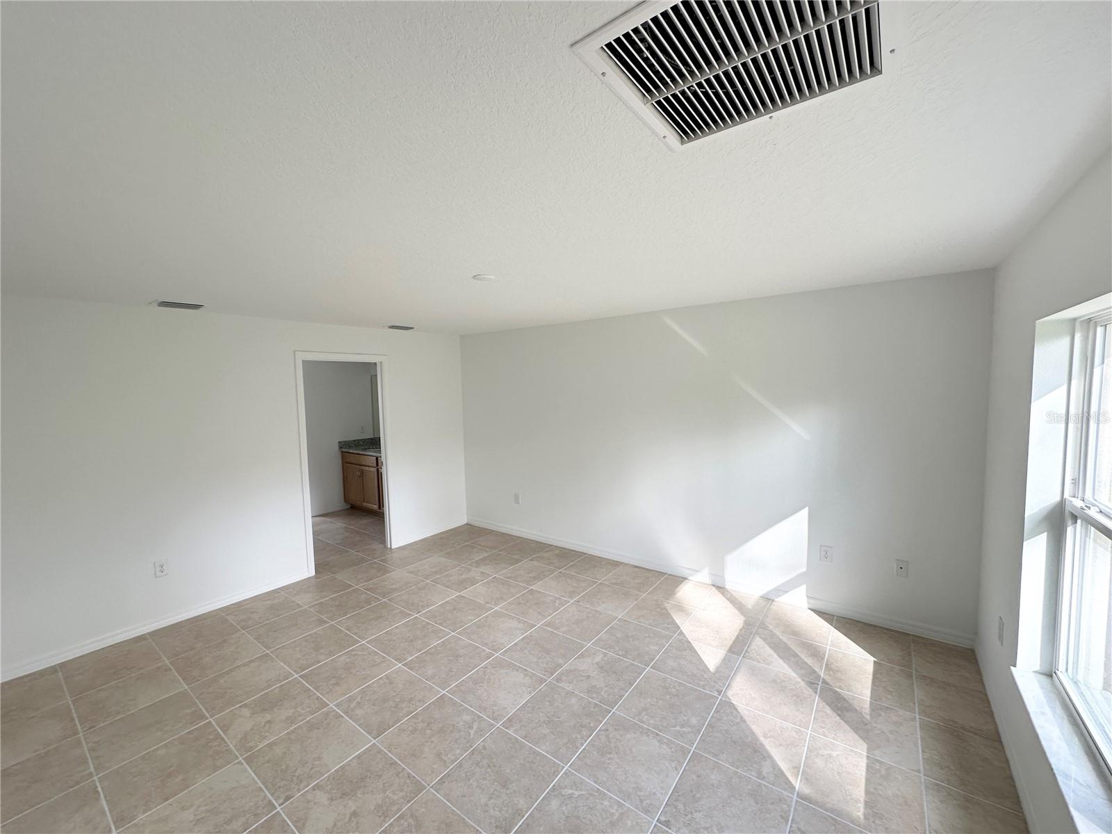 Image 19 of 33 For 23 Kathryn Place