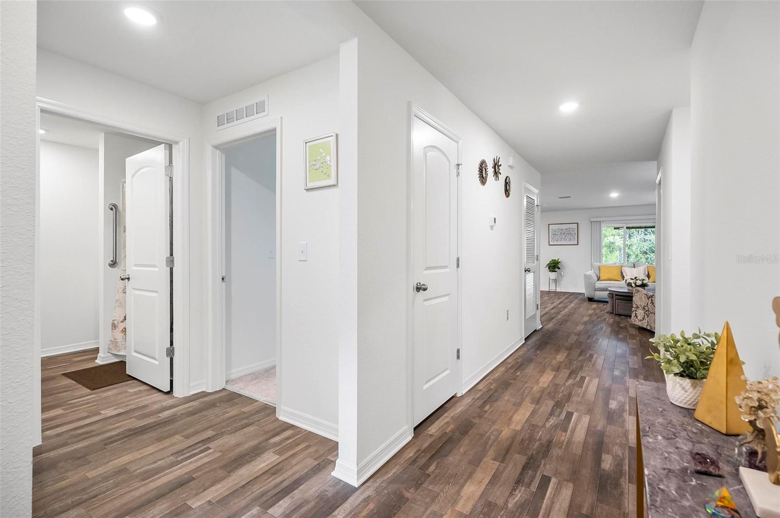 Image 10 of 64 For 91 Raemoor Drive