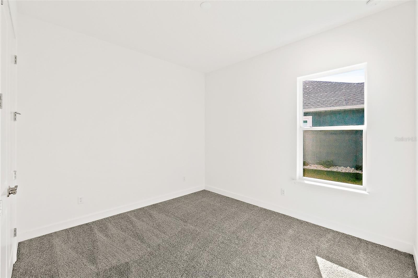 Image 17 of 31 For 379 Stirling Bridge Drive
