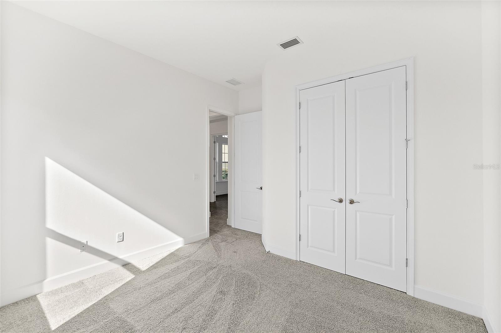 Image 18 of 31 For 379 Stirling Bridge Drive