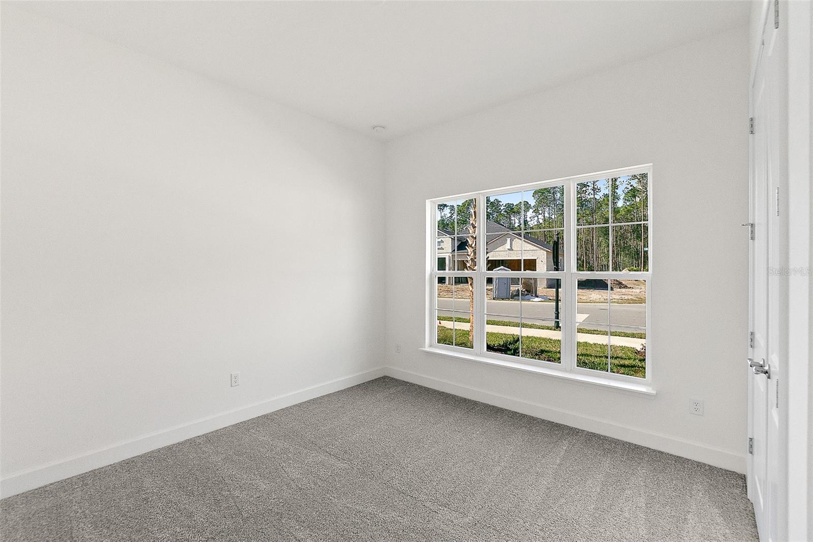 Image 20 of 31 For 379 Stirling Bridge Drive
