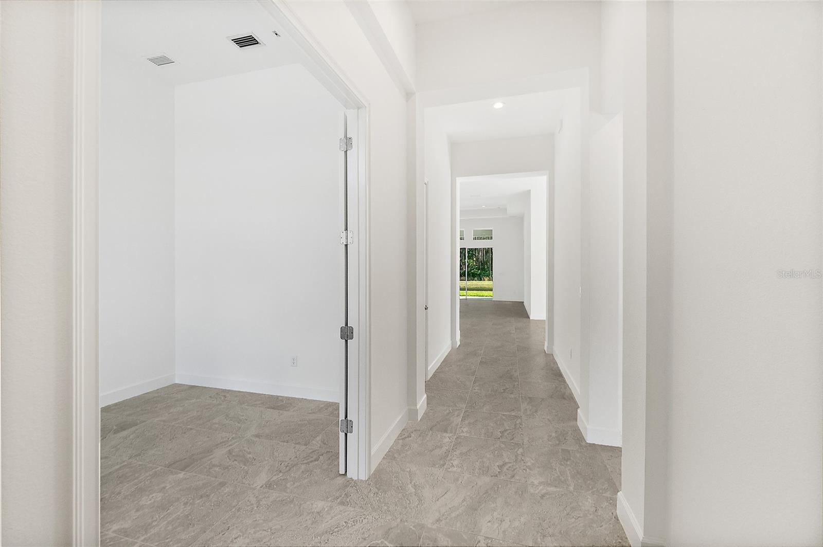 Image 6 of 31 For 379 Stirling Bridge Drive