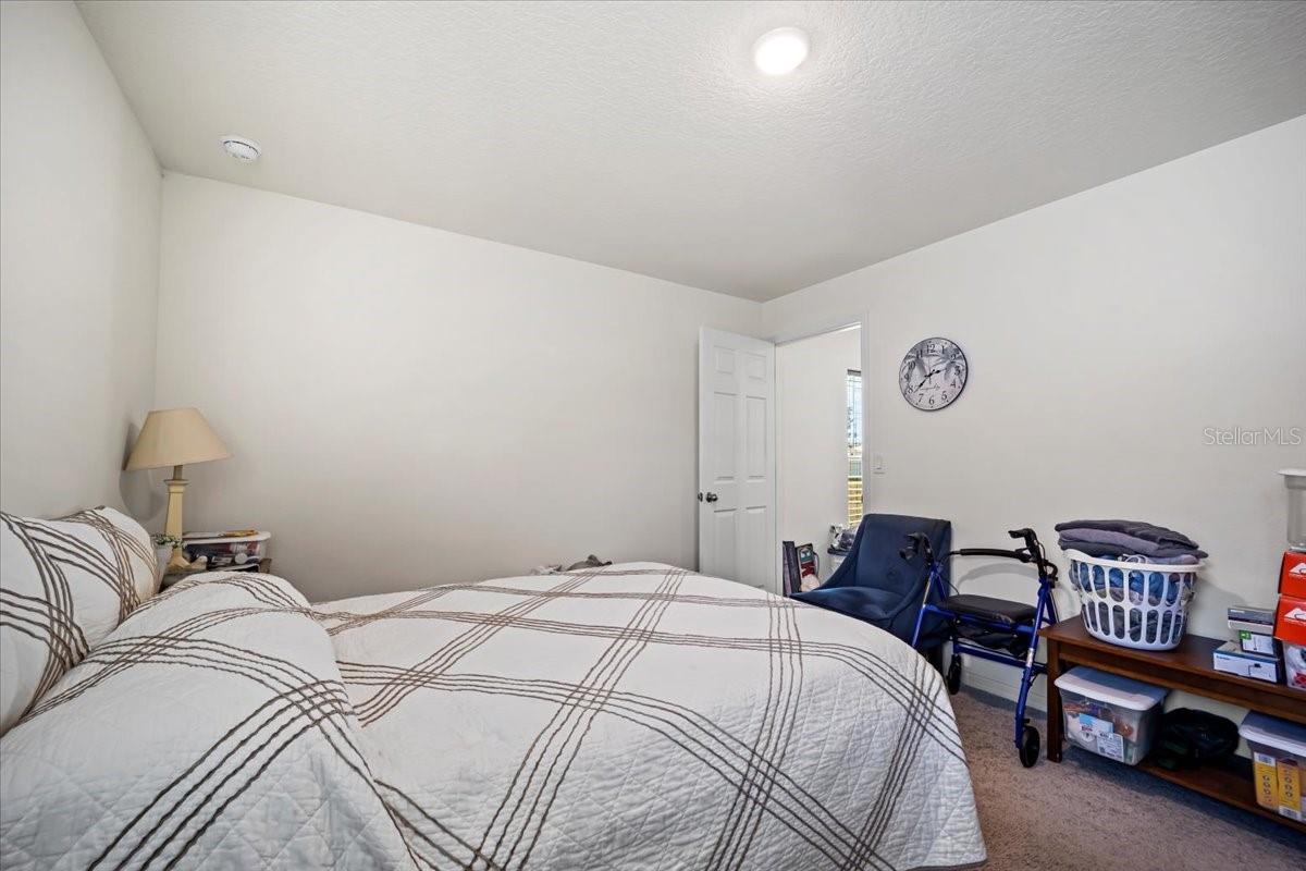Image 11 of 43 For 20 Roxland Lane