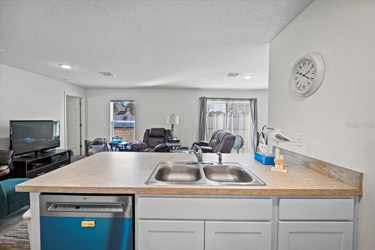 Image 13 of 43 For 20 Roxland Lane