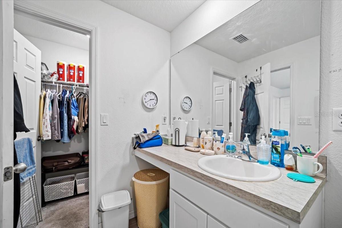 Image 15 of 43 For 20 Roxland Lane