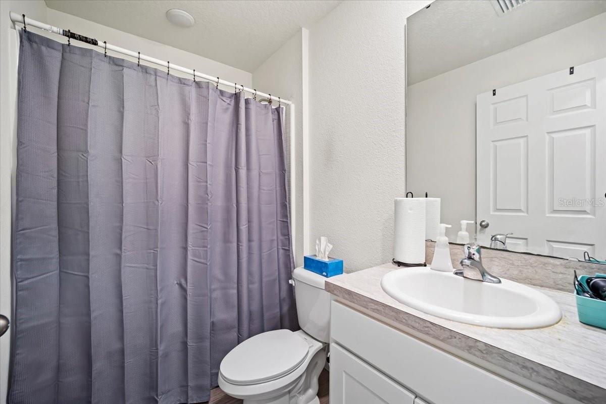Image 18 of 43 For 20 Roxland Lane