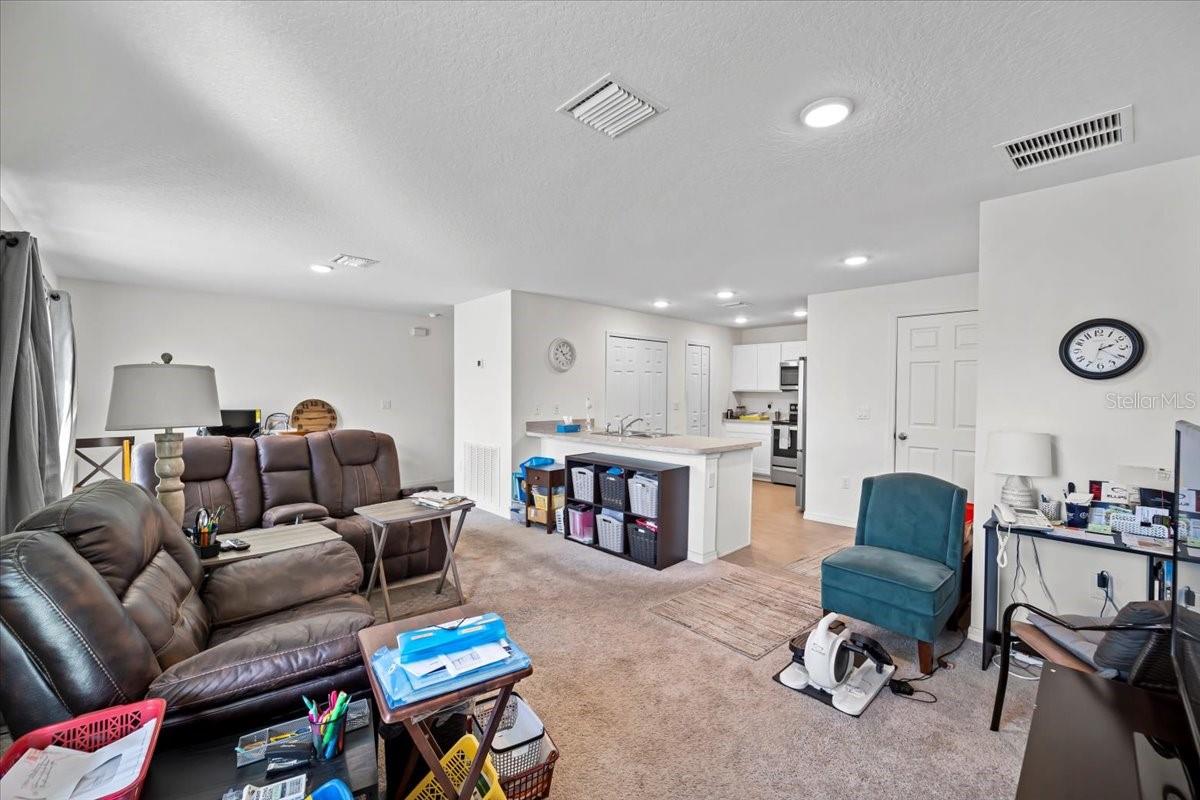 Image 7 of 43 For 20 Roxland Lane