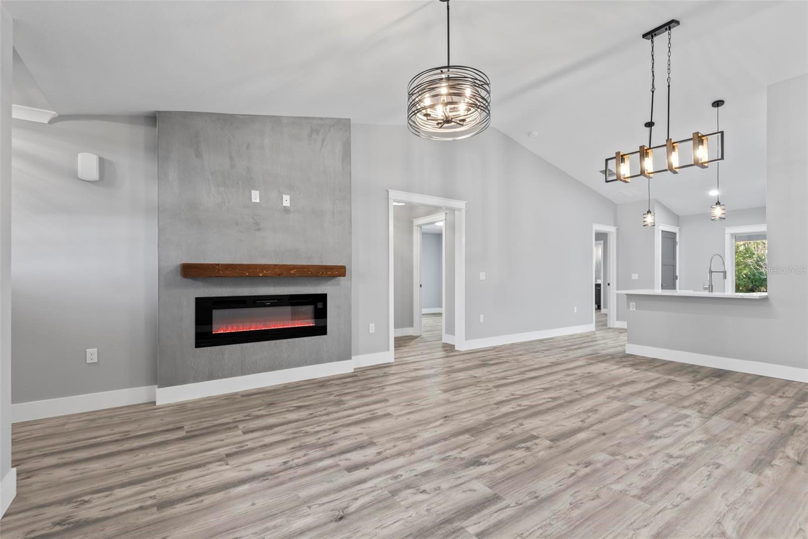 Image 15 of 86 For 76 Lynbrook Drive