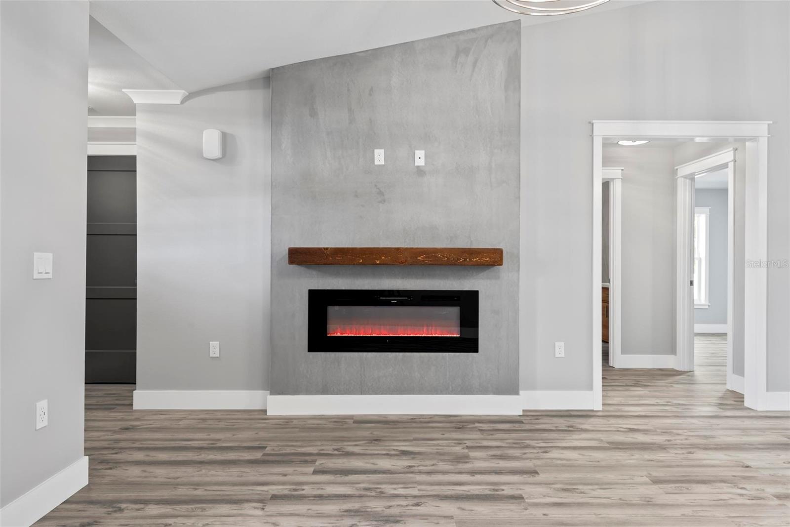 Image 16 of 86 For 76 Lynbrook Drive