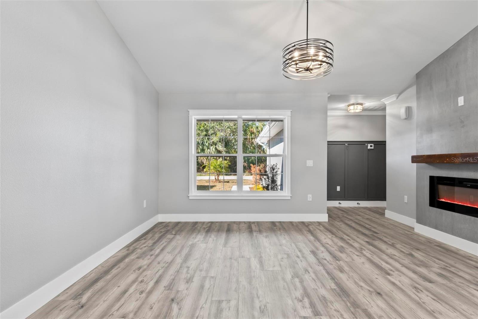Image 19 of 86 For 76 Lynbrook Drive