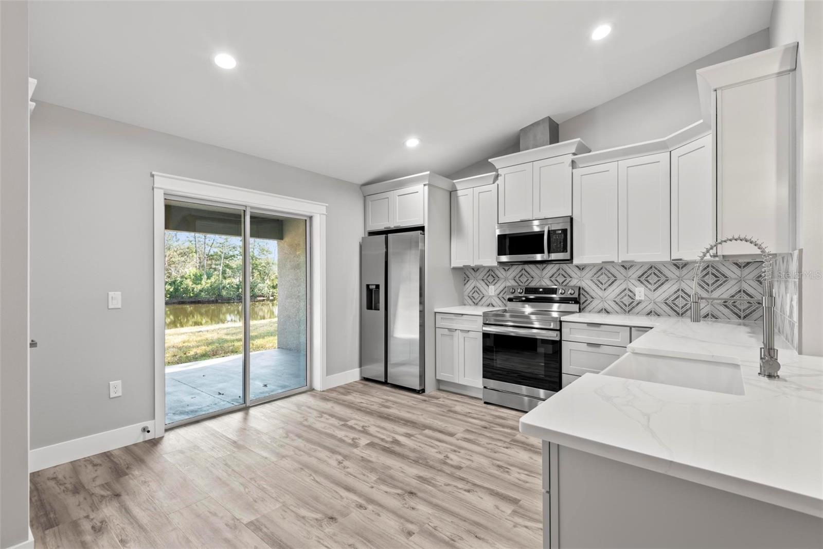 Image 27 of 86 For 76 Lynbrook Drive