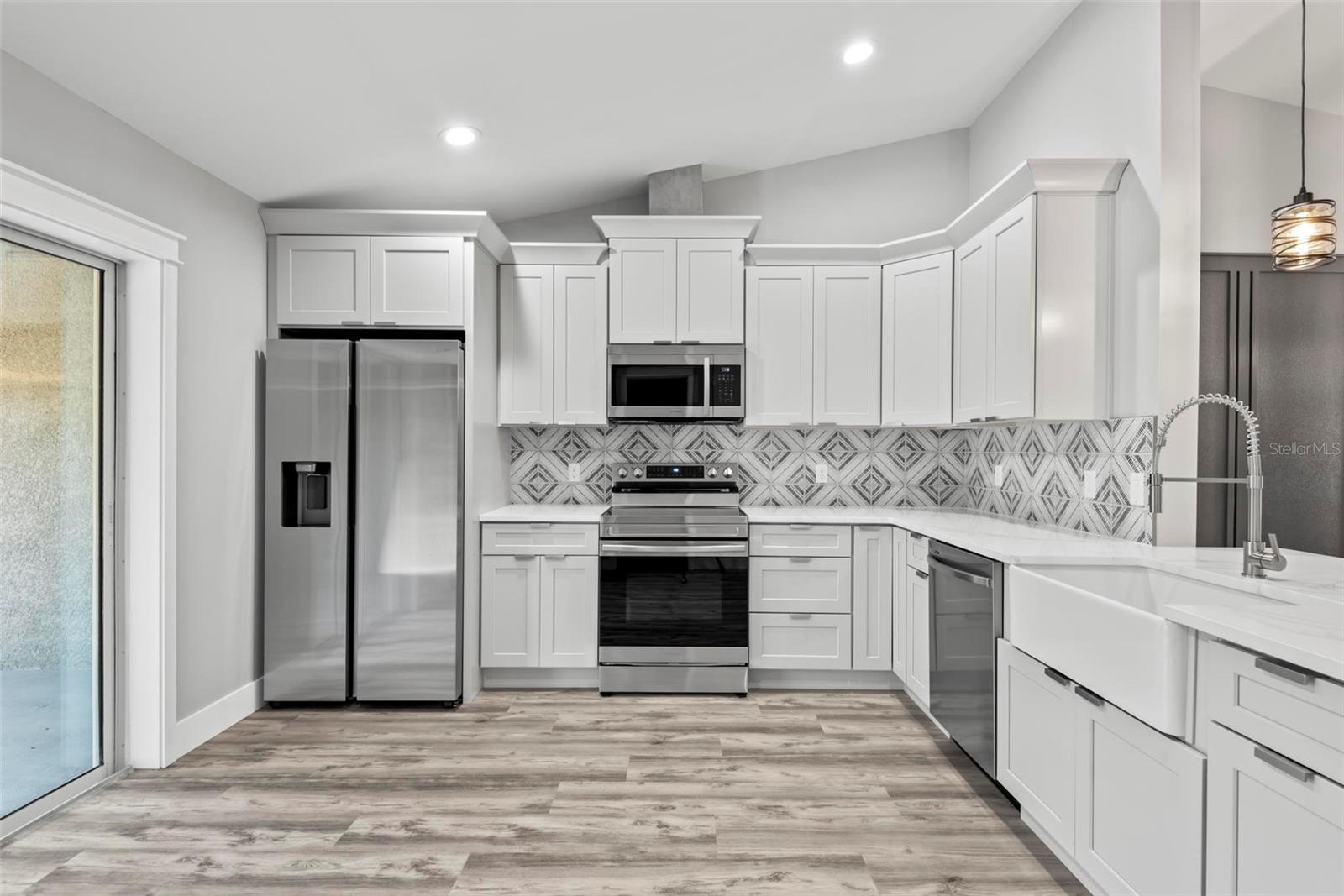 Image 28 of 86 For 76 Lynbrook Drive