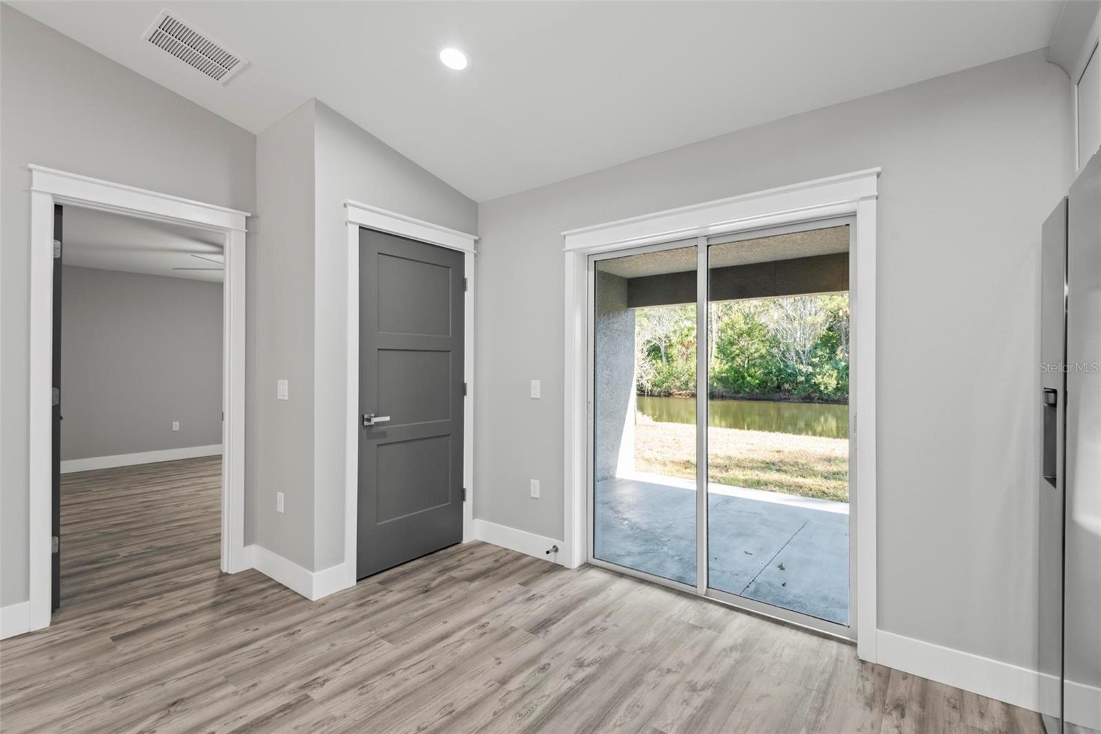 Image 31 of 86 For 76 Lynbrook Drive