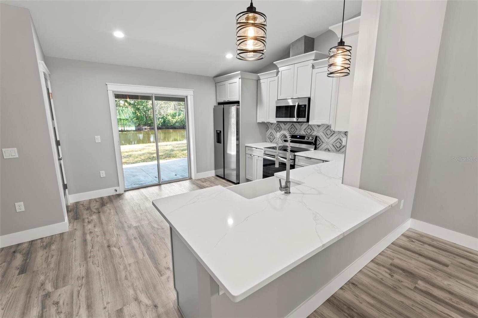Image 32 of 86 For 76 Lynbrook Drive