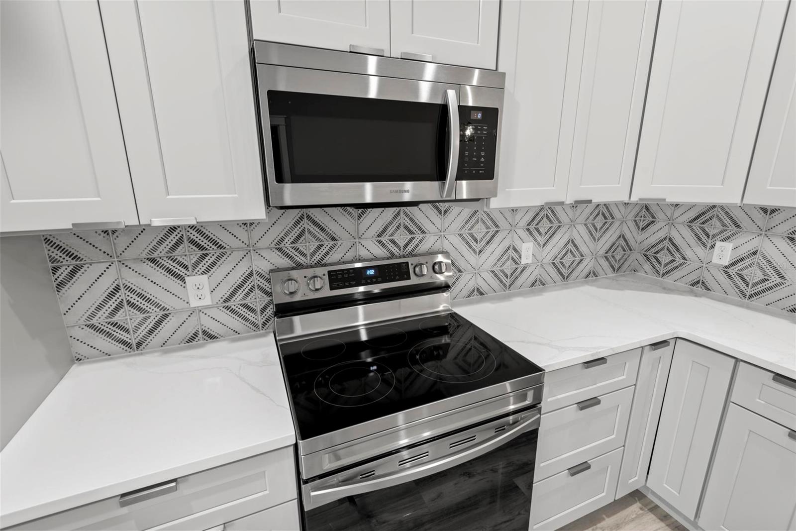 Image 34 of 86 For 76 Lynbrook Drive