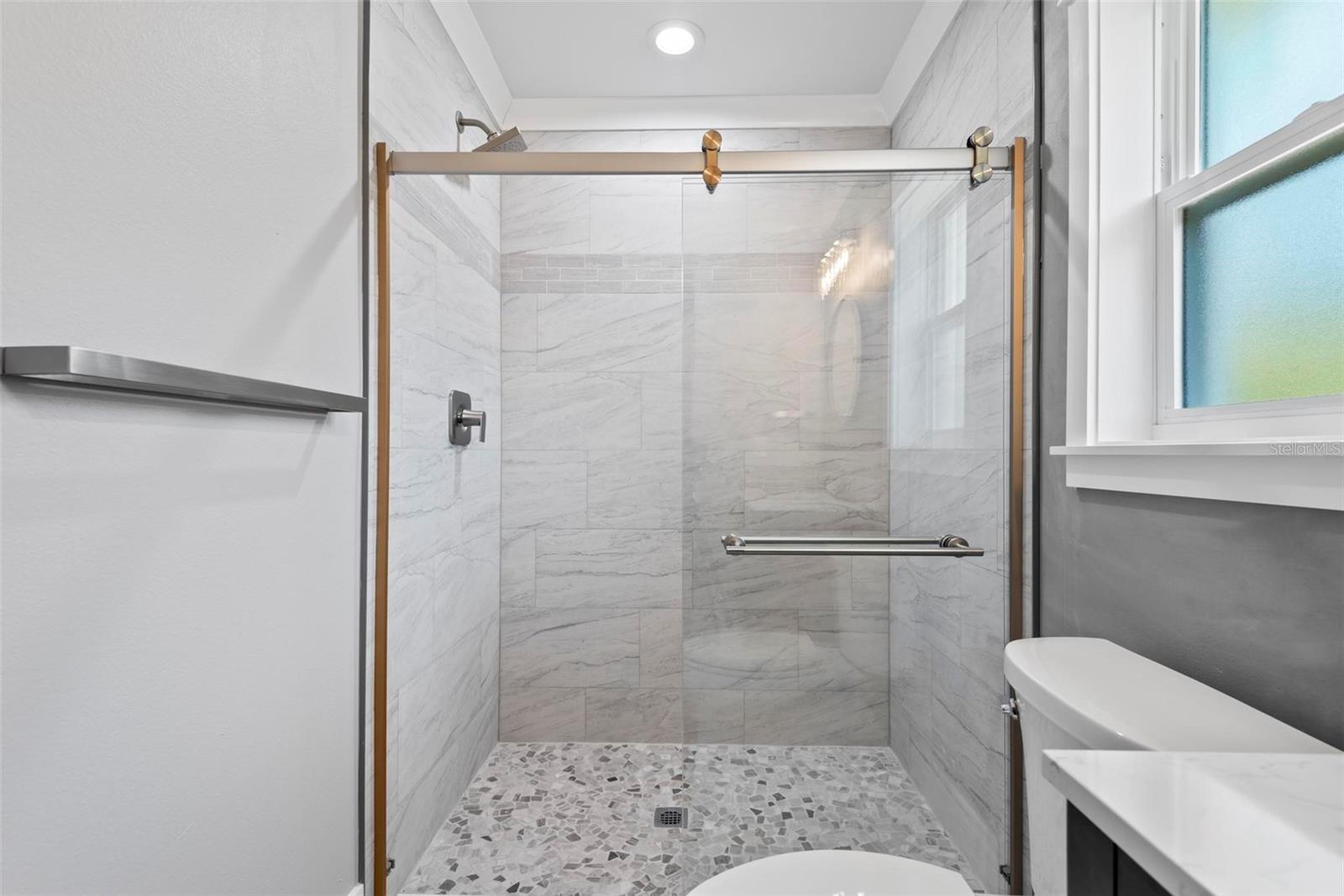 Image 42 of 86 For 76 Lynbrook Drive