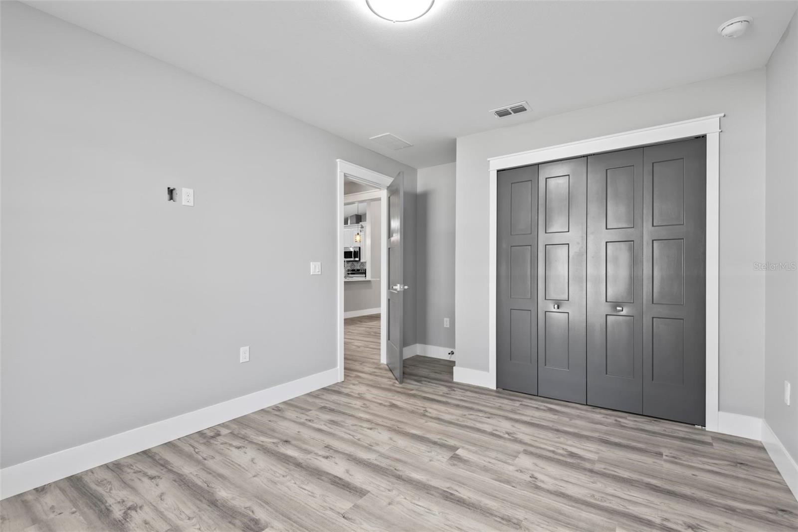 Image 46 of 86 For 76 Lynbrook Drive