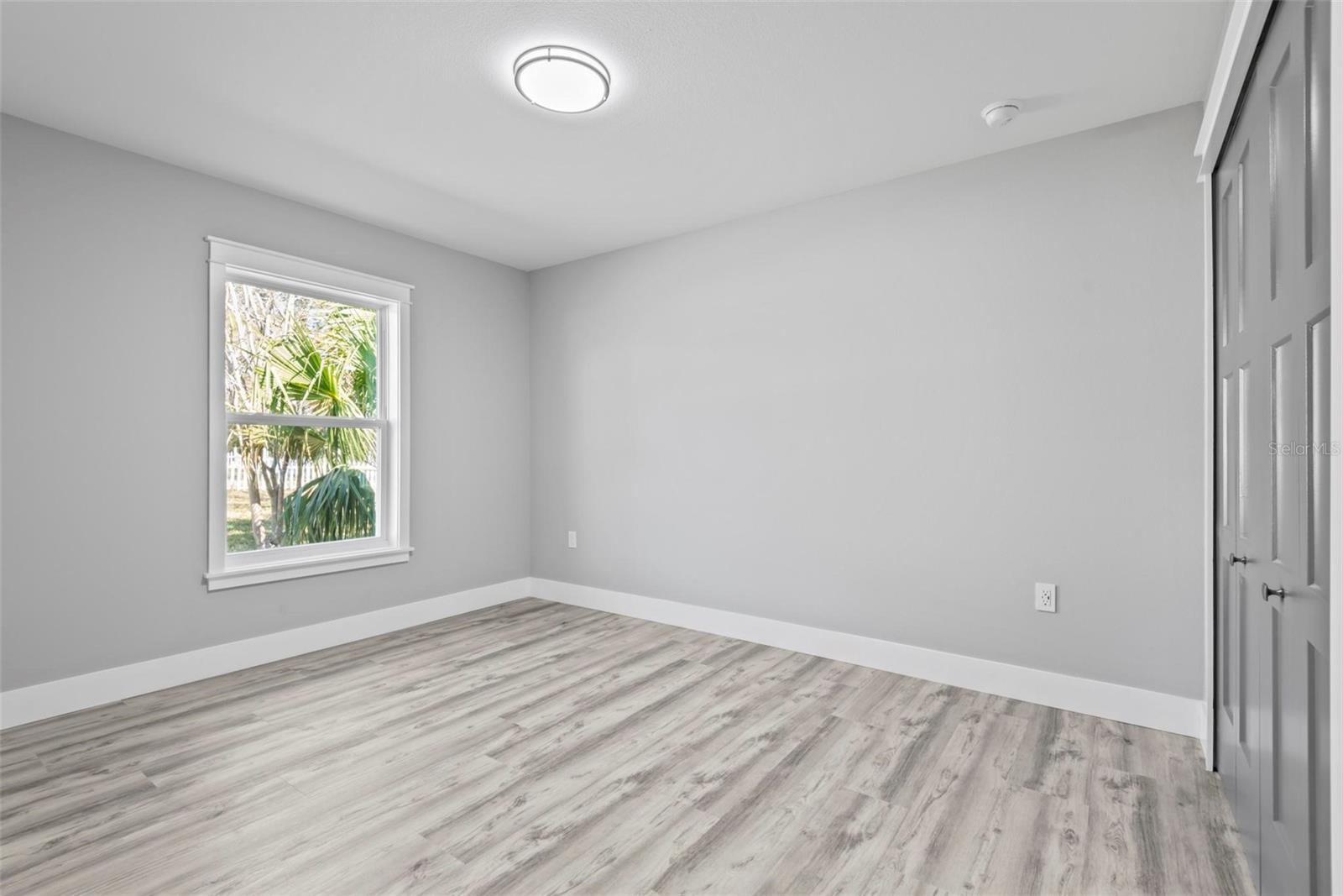 Image 48 of 86 For 76 Lynbrook Drive