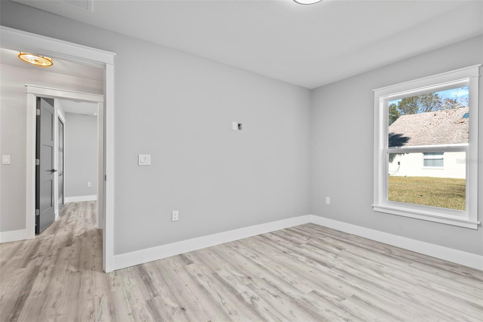 Image 49 of 86 For 76 Lynbrook Drive