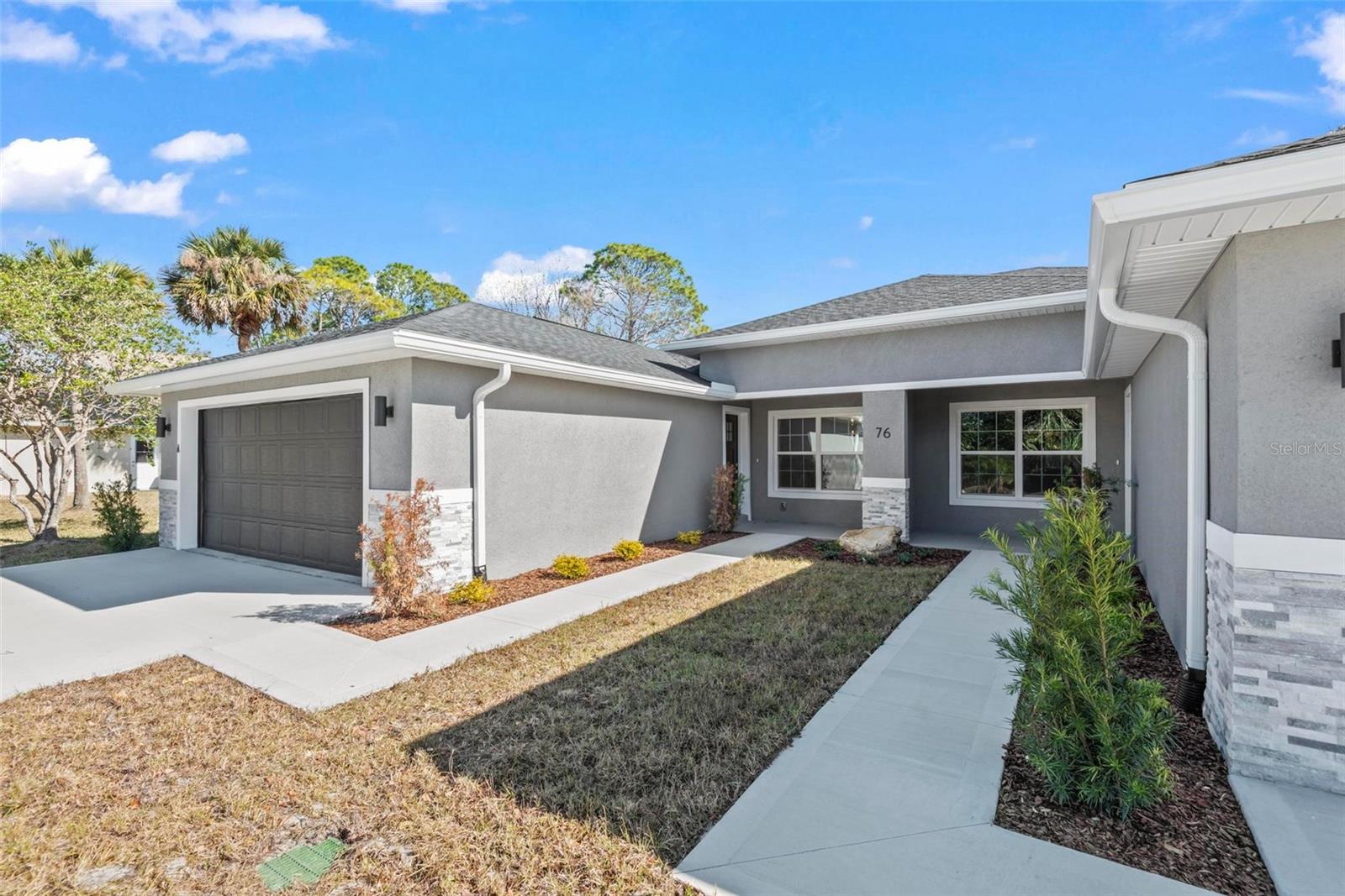 Image 7 of 86 For 76 Lynbrook Drive