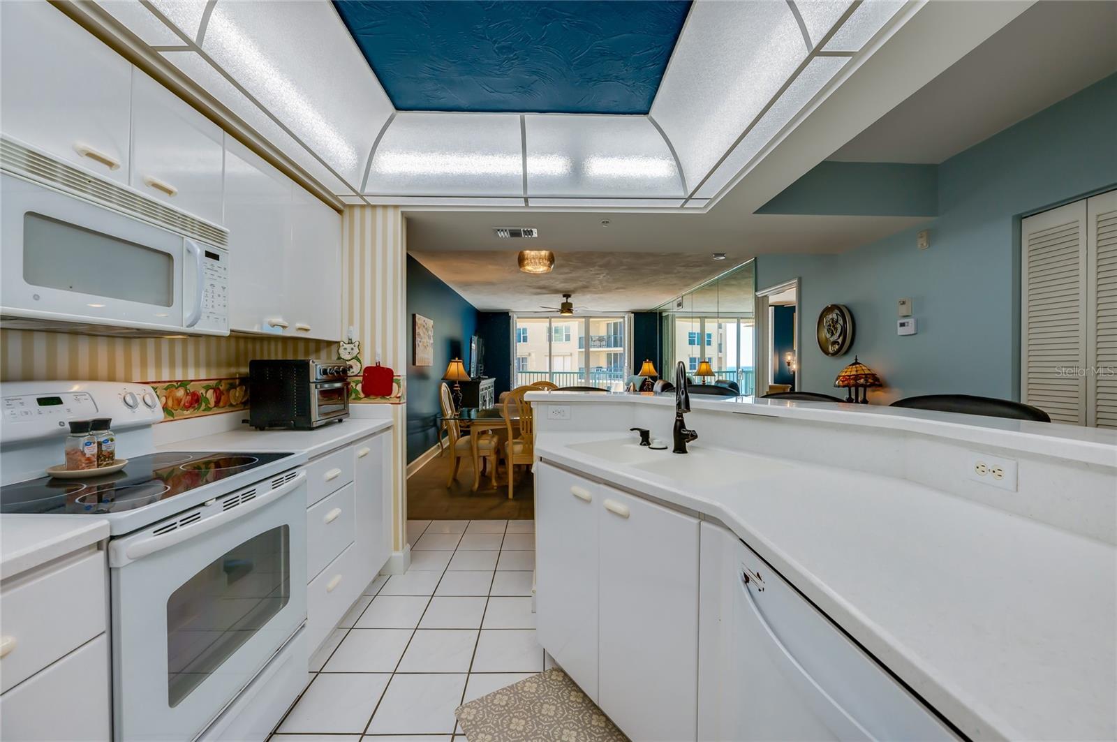 Image 10 of 32 For 4565 Atlantic Avenue 5411