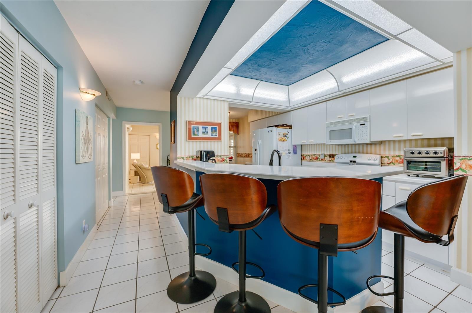 Image 11 of 32 For 4565 Atlantic Avenue 5411