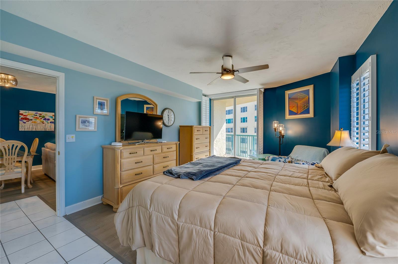 Image 17 of 32 For 4565 Atlantic Avenue 5411