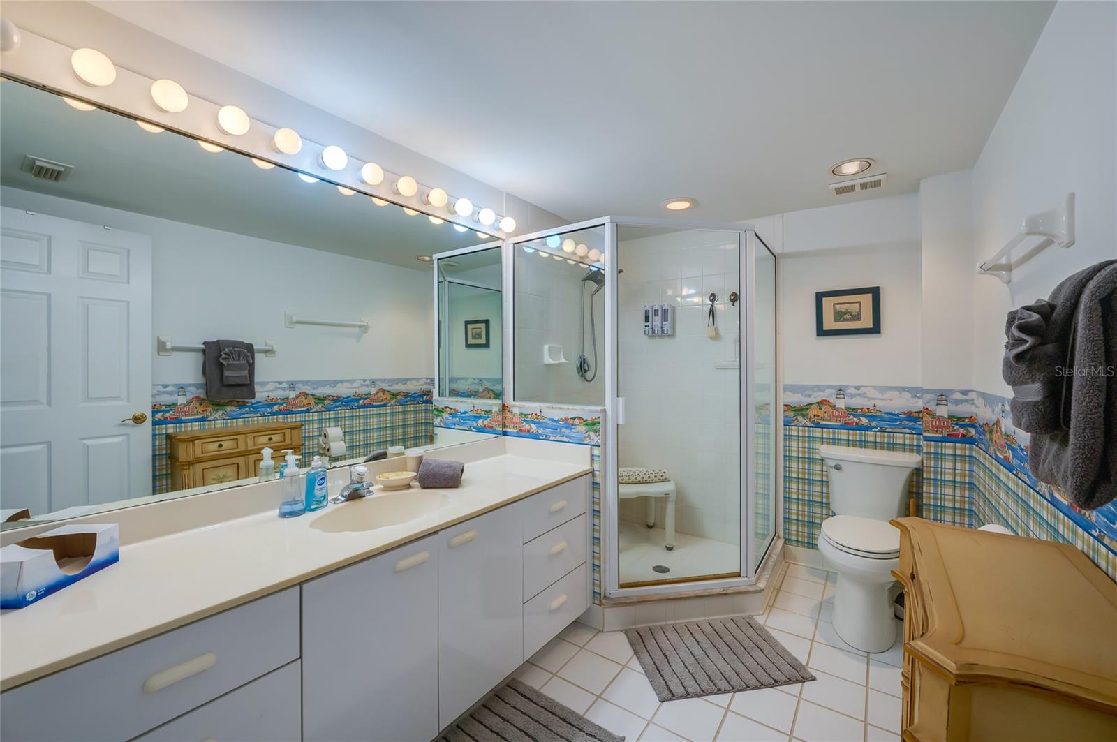 Image 23 of 32 For 4565 Atlantic Avenue 5411