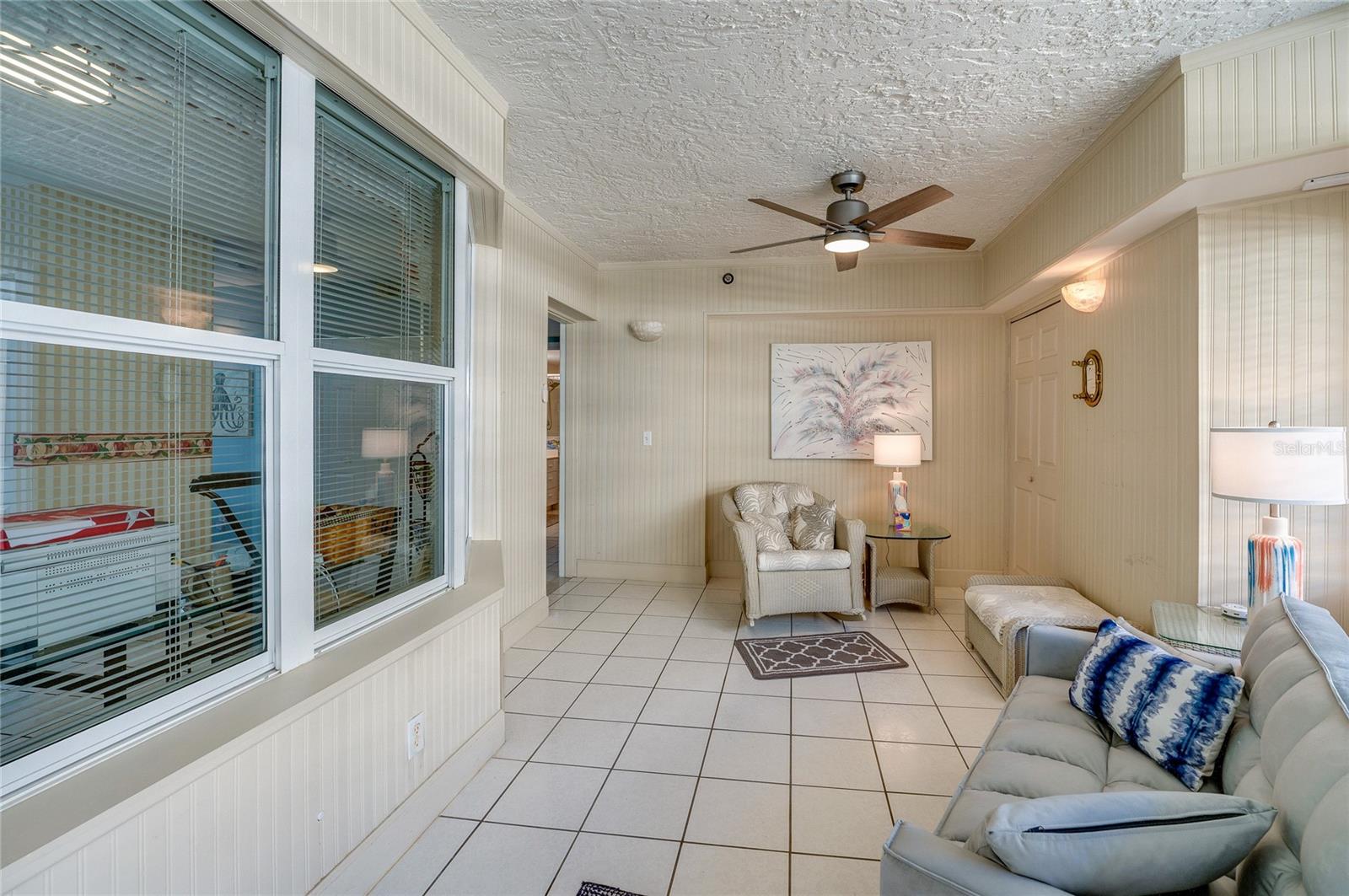 Image 3 of 32 For 4565 Atlantic Avenue 5411