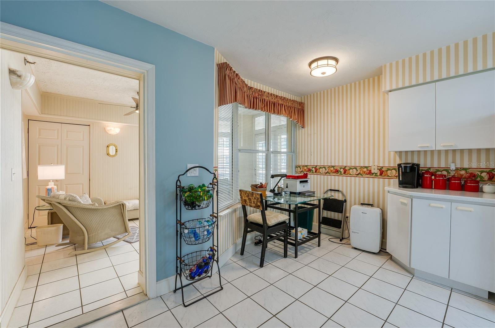 Image 6 of 32 For 4565 Atlantic Avenue 5411