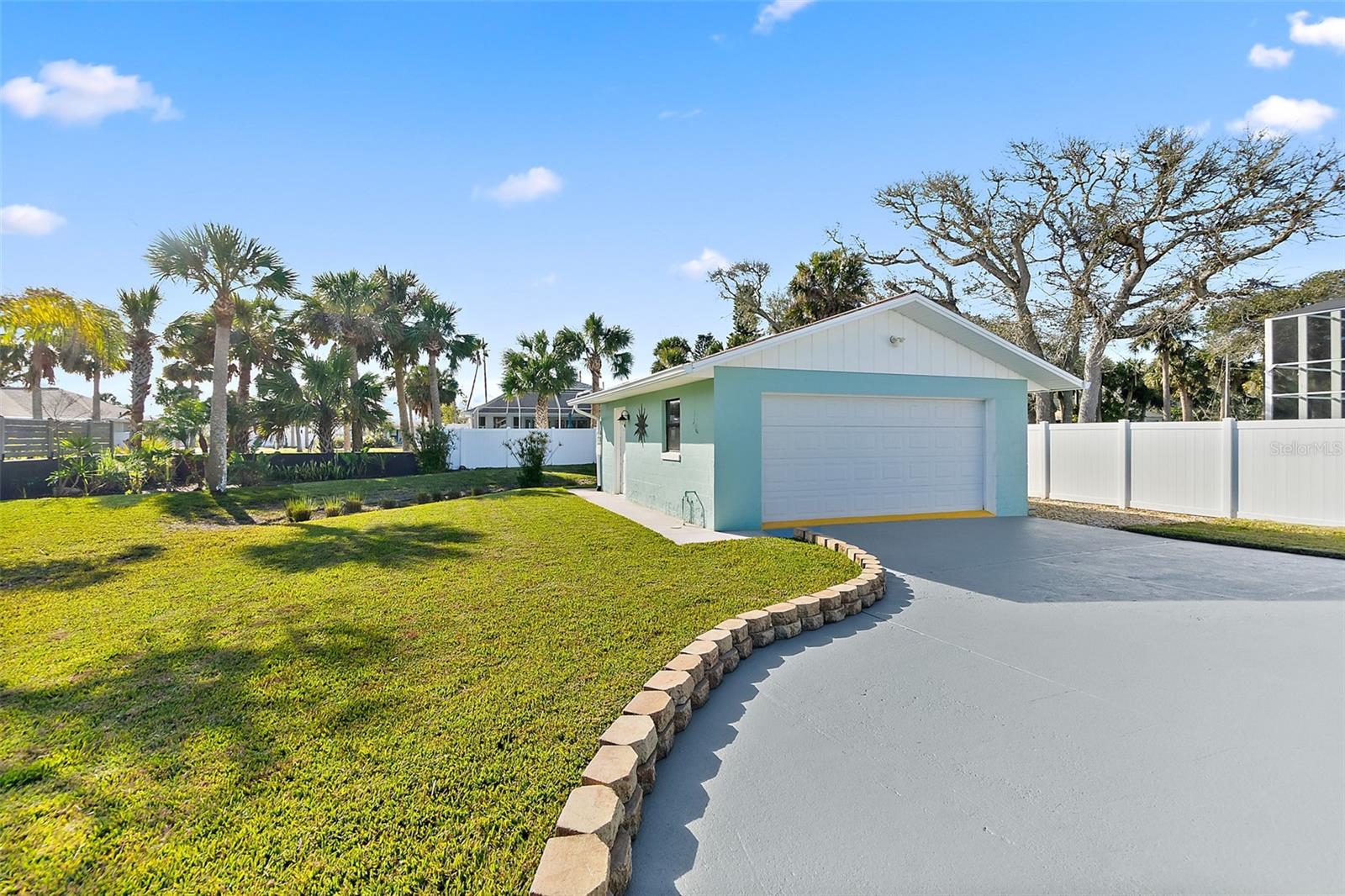 Image 38 of 53 For 2408 Daytona Avenue