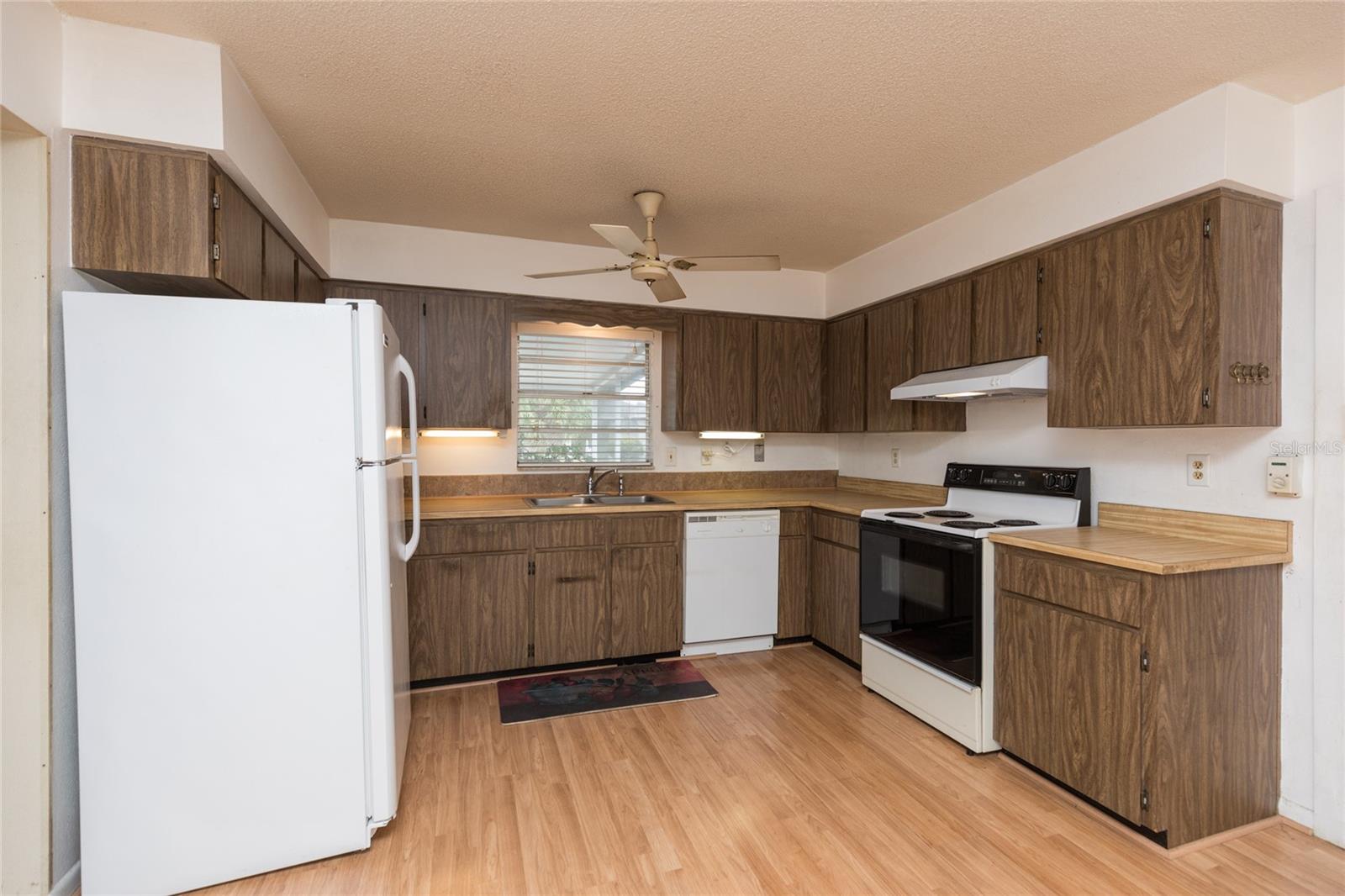 Image 10 of 35 For 2131 Daytona Avenue