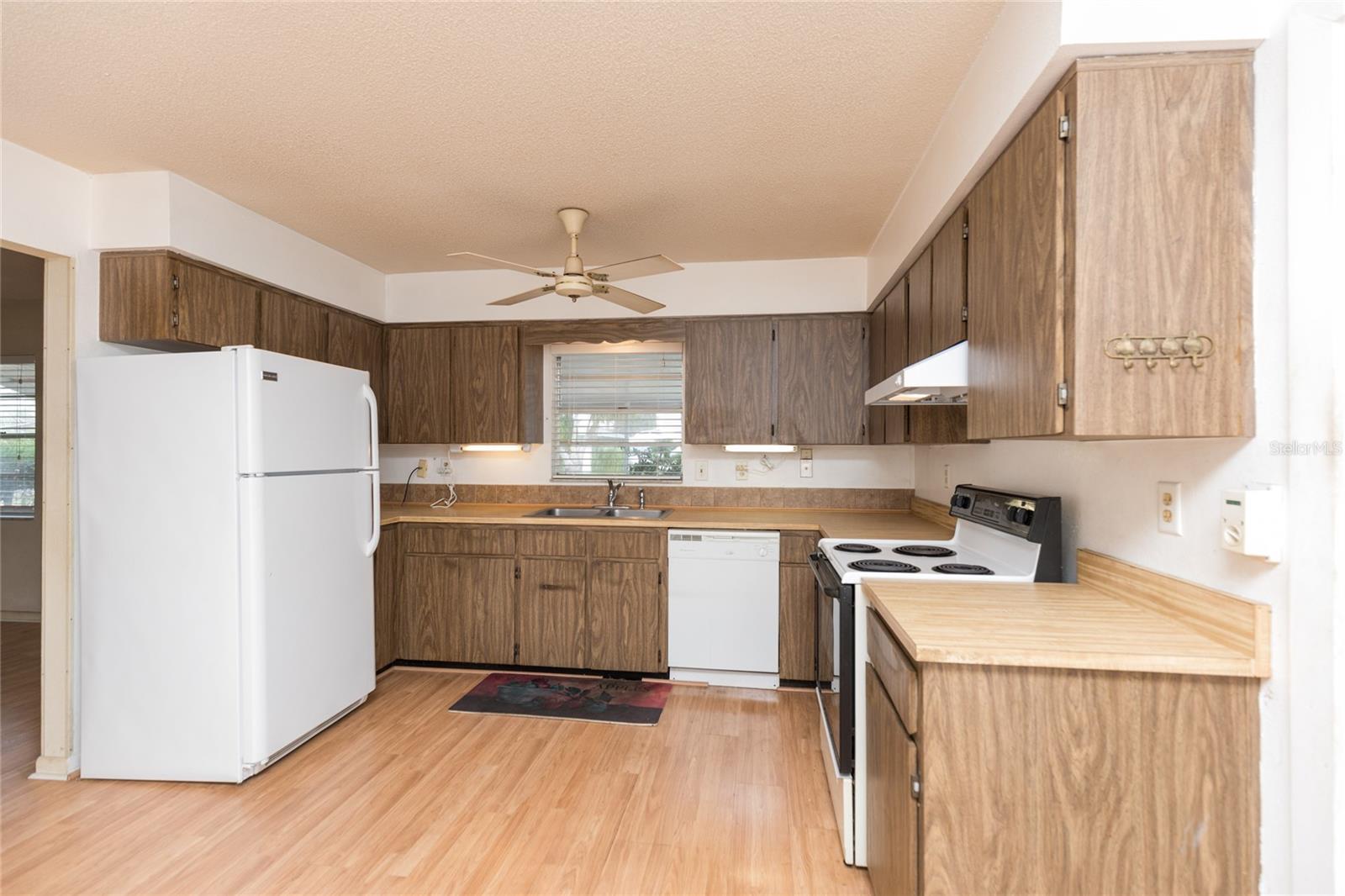 Image 11 of 35 For 2131 Daytona Avenue