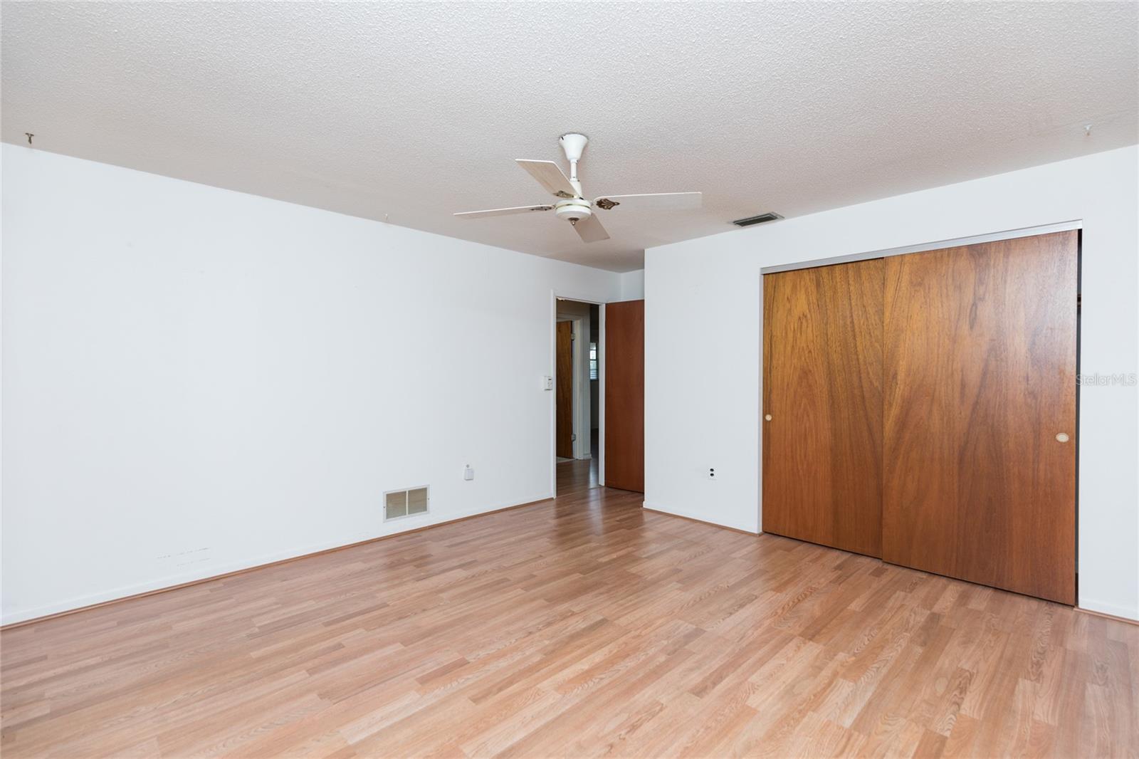 Image 19 of 35 For 2131 Daytona Avenue