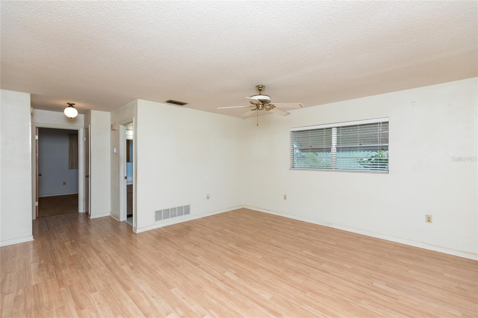 Image 6 of 35 For 2131 Daytona Avenue