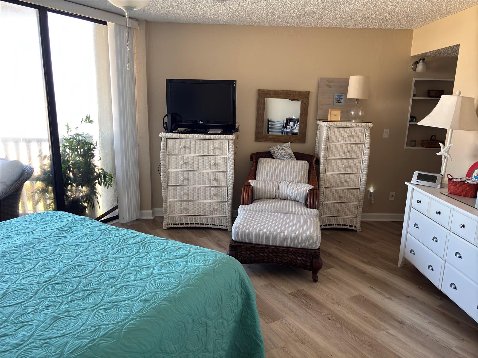 Image 14 of 51 For 3580 Ocean Shore Boulevard 404