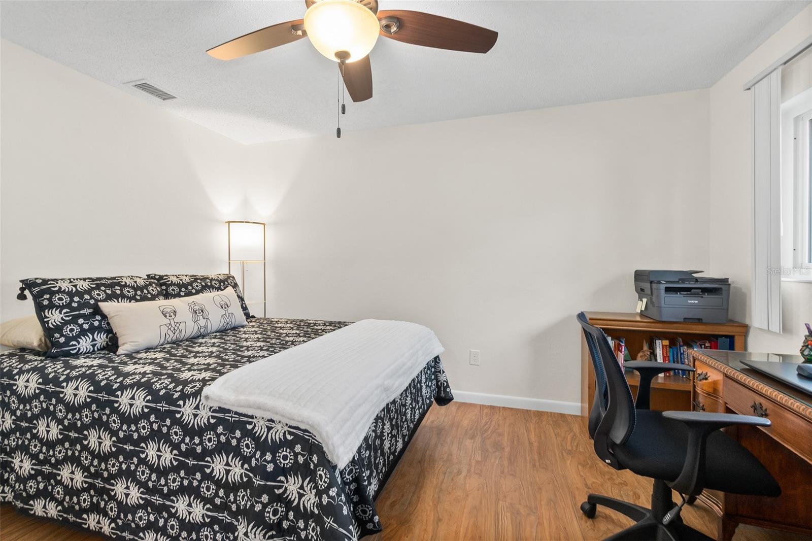 Image 22 of 42 For 7 Lago Vista Place