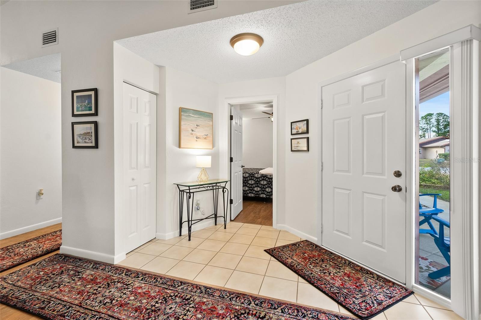 Image 4 of 42 For 7 Lago Vista Place