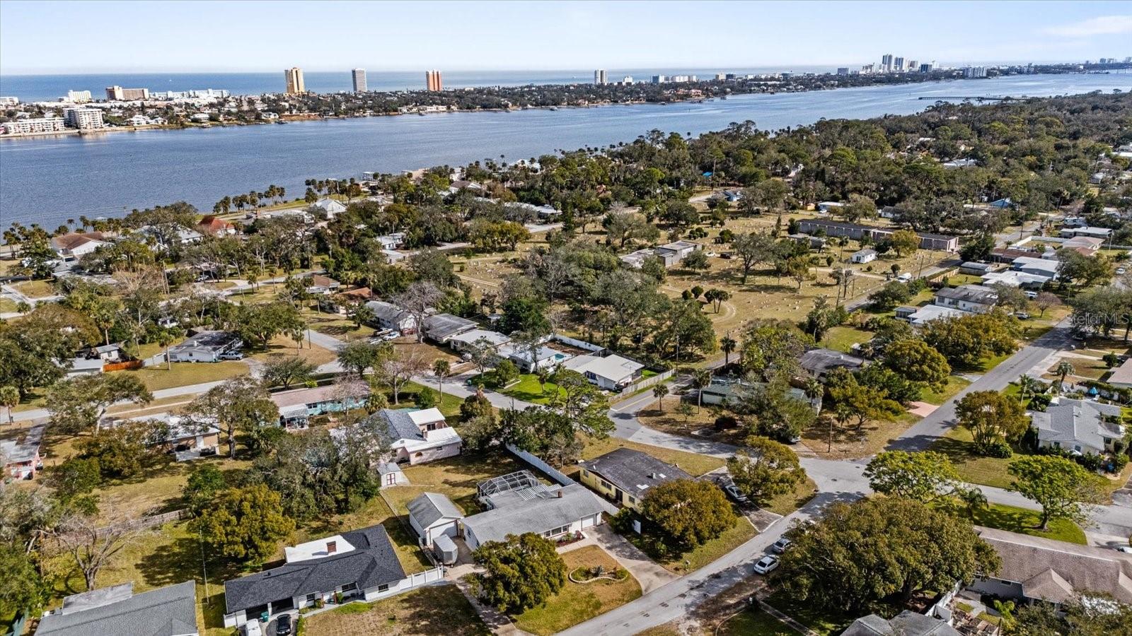 Image 7 of 46 For 1705 Cordova Avenue