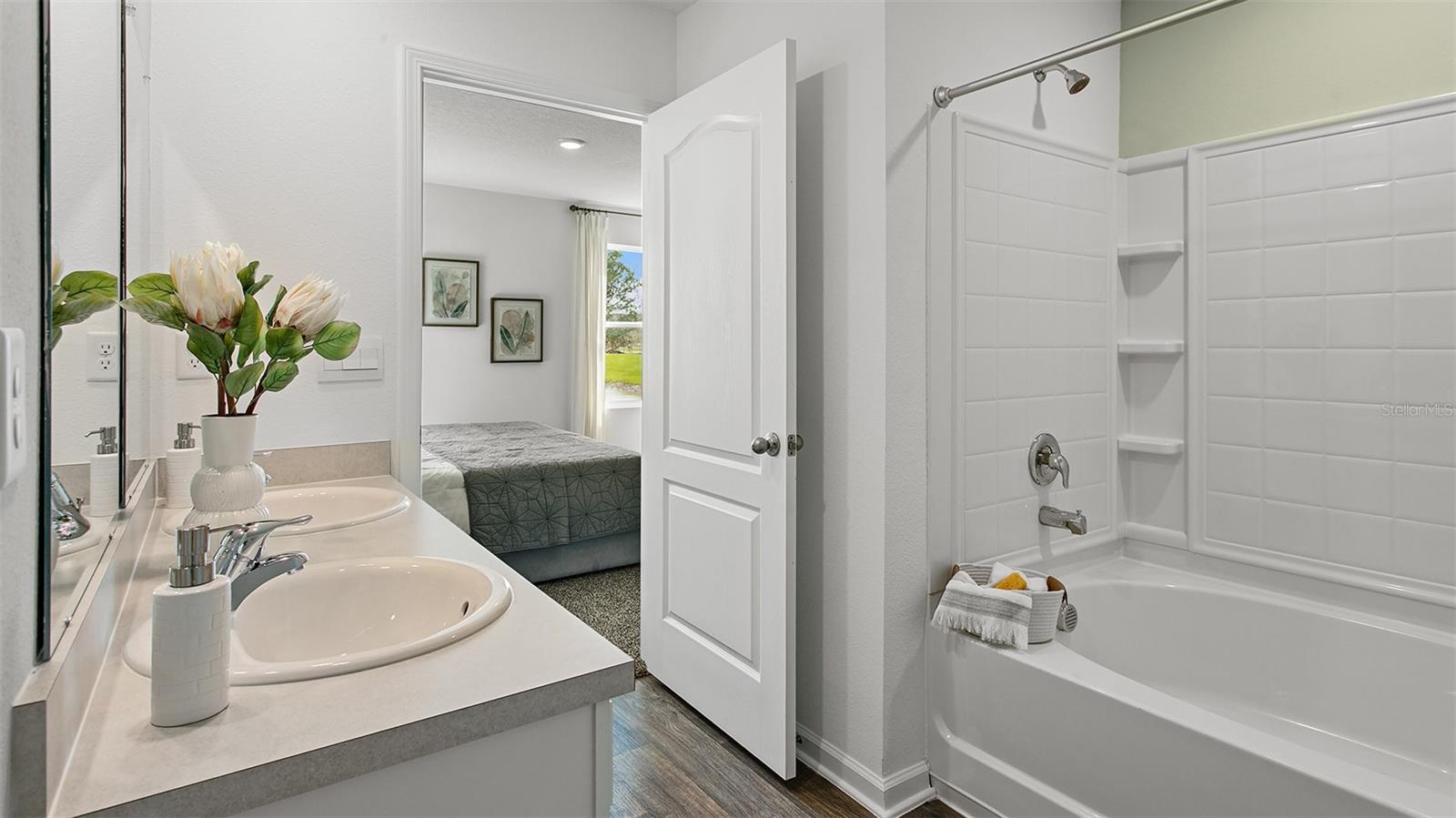 Image 13 of 32 For 37 Springwood Drive S