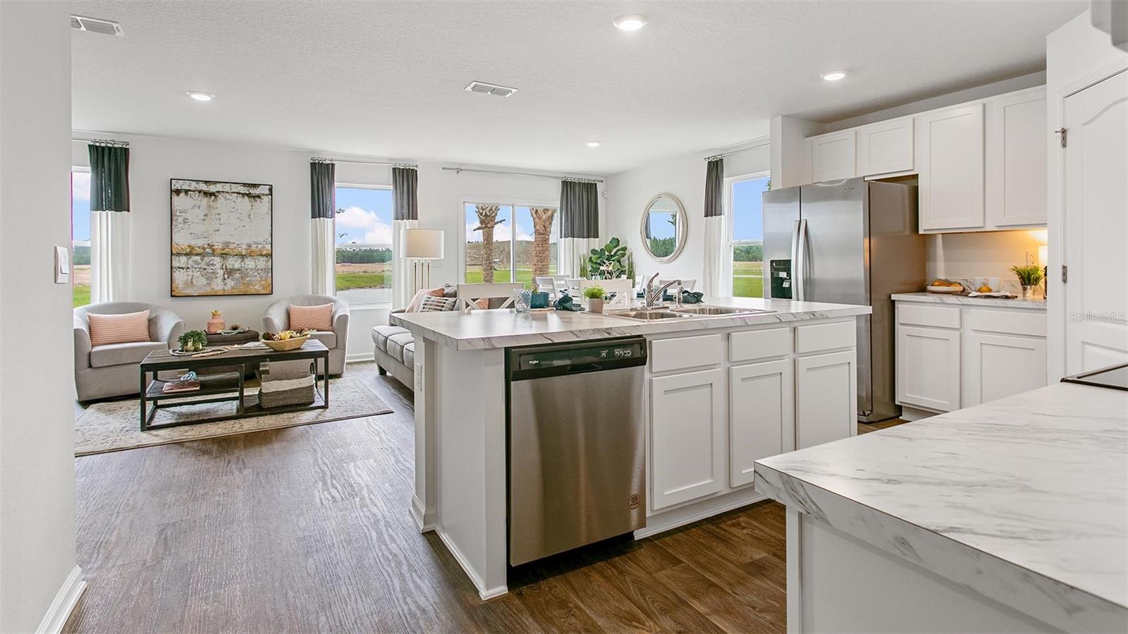 Image 4 of 32 For 37 Springwood Drive S